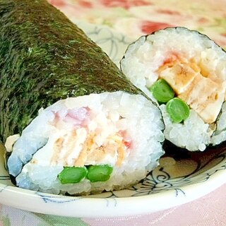 ❤インゲンと卵と桜でんぷのマヨ巻き寿司❤